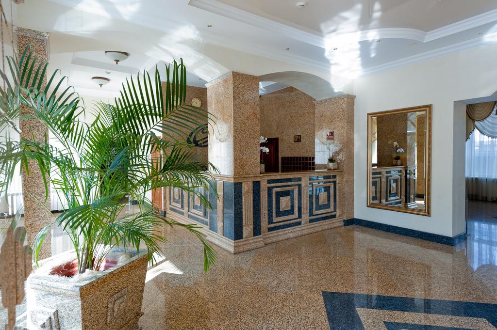 Hotel Sibir Barnaul Exterior photo